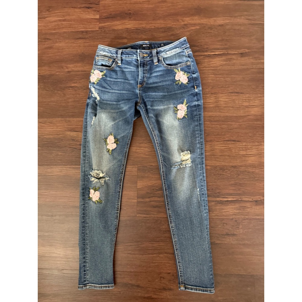 Miss‎ Me Floral Embroidered Ankle Skinny Jean